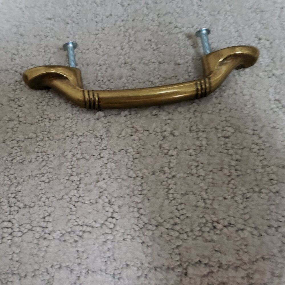 Brass drawer pulls and knobs - Picture 4 of 4